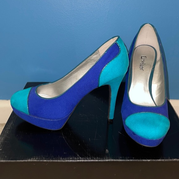 Beautiful heels - Picture 2 of 4